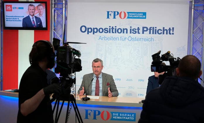 Vienna 26 03 2020, Vienna, AUT, Current developments concerning corona disease in Austria, press conference FPOe, in the picture FPOe party leader Norbert Hofer FPOe party leader Norbert Hofer during a press conference of FPOe about the corona virus Pandemic at the Vienna, Austria on 2020 03 26  EP_Pool
