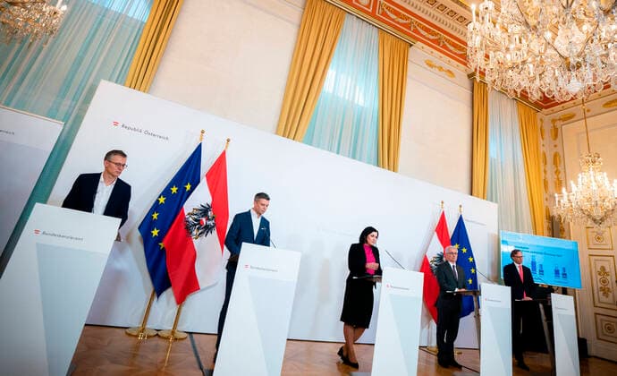 Wien 26.03.2020, Bundeskanzleramt, Wien, AUT, Akutelle Entwicklungen zur Coronaerkrankung in Oesterreich, Pressekonferenz, Status der Telekommunikations- und Postinfrastruktur in der Coronakrise, im Bild vlnr.: Jan Trionow (CEO Hutchinson Drei Austria), Thomas Arnoldner (CEO A1 Telekom Austria), Ministerin Elisabeth Koestinger, Georg Poelzl (Vorstandsvorsitzender und Generaldirektor der Oesterreichischen Post AG) und Andreas Bierwirth (CEO Magenta) vlnr.: Jan Trionow (CEO Hutchinson Drei Austria), Thomas Arnoldner (CEO A1 Telekom Austria), Ministerin Elisabeth Koestinger, Georg Poelzl (Vorstandsvorsitzender und Generaldirektor der Oesterreichischen Post AG) und Andreas Bierwirth (CEO Magenta) during a press conference on the status of telecommunications and postal infrastructure in the Corona crisis, of Austrian Goverment about the Cor EP_Pool