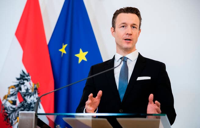 Vienna 26 03 2020, Federal Chancellery, Vienna, AUT, Current developments on corona disease in Austria, Press conference, News on the corona aid package for jobs and companies, in picture Finance Minister Gernot Bluemel Finance Minister Gernot Bluemel during a press conference on the subject news on the corona aid package for jobs and companies of Austrian Goverment about the  EP_Pool