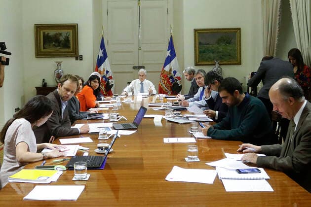 Santiago, March 27, 2020 The President of the Republic, Sebastian Pinera, heads a new session of the Emergency Committee for coronavirus Pool Photography Via Aton Chile, Santiago Chile Aton 407758  Copyright: POOLxFOTOGRAFICO VIAxATONxCHILE