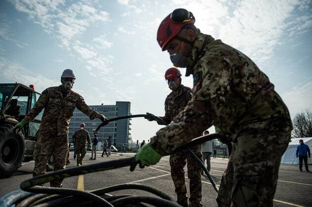 Cremona, The American NGO Samaritan s Purse inaugurates the camp hospital covid-19 equipped with respirators donated to the Hospital of Cremona. Italian army soldiers complete camp construction nicmarf@gmail.comxNicolaMarfisi*2019 1007_04_NIMA200320-98