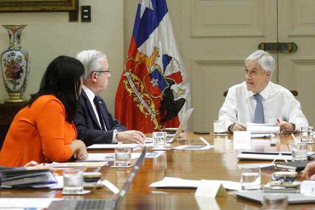 Santiago, 27 de marzo 2020 El Presidente de la Republica, Sebastian Pinera, encabeza una nueva sesion del Comite de Emergencia por coronavirus Pool Fotografico Via Aton Chile, Santiago Chile Aton_407762  Copyright: POOLxFOTOGRAFICO VIAxATONxCHILE