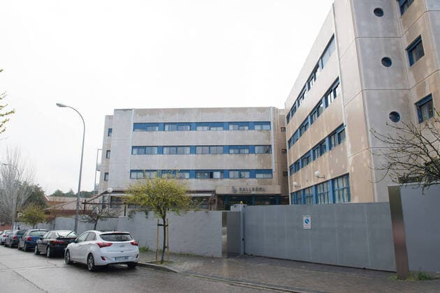 March 27, 2020, Madrid, MADRID, SPAIN: Details of the Residence for the Elderly Ballesol in MiraSierra (Madrid) where more than a dozen residents have died during thetennth day after the Government declared the state of alarm in Spain and recommended people to stay at home to fight coronavirus COVID-19 on March 27, 2020 in Madrid, Spain Madrid SPAIN - ZUMAa181 20200327_zaa_a181_003 Copyright: xJoaquinxCorcherox