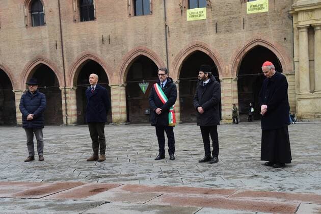 Bologna - coronavirus - one minute of silence for the dead from covid-19. by sini alberto sermoneta daniele de paz virginio merola yassine lafram and card matteo maria zuppi (gianni schicchi Fotogramma, Bologna - 2020-03-27) p.s. la foto e utilizzabile nel rispetto del contesto in cui e stata scattata, e senza intento diffamatorio del decoro delle persone rappresentate  Copyright: xgiannixschicchix xFOTOGRAMMAx