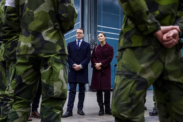 Bilder des Jahres 2020, Entertainment 03 März News Themen der Woche KW13 Crown Princess Victoria and Prince Daniel visit the field hospital, which is being built at the Stockholm fair in Älvsjö. 2020-03-26 (c) LORENTZ-ALLARD ROBIN Aftonbladet TT * * * EXPRESS OUT * * * AFTONBLADET 85392 Stockholm Sverige x2512x  Copyright: xLORENTZ-ALLARDxROBIN Aftonbladetx Crown prince couple at field hospital