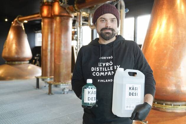 Head distiller Kalle Valkonen of the Kyrö Distillery Company with the first bottles of newly made hand sanitizer to local health services in Isokyrö, Finland, on March 27, 2020. The company usually produces whisky and gin made of whole-grain rye but decided to start producing hand sanitizer Kyrö Käsidesi to help those in need due to the current Covid-19 coronavirus outbreak. Isokyrö Finland  Copyright: xTimoxAaltox LKFTVX20200327142758SHVY