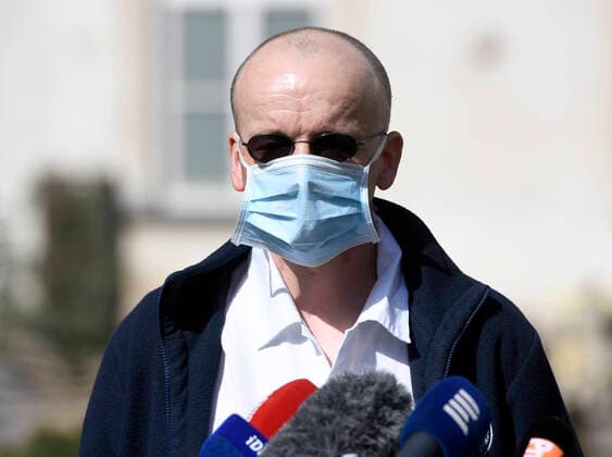 Doctor Martin Balik of the General Teaching Hospital in Prague speaks during a press conference on coronavirus treatment, on March 27, 2020, in Prague, Czech Republic. The condition of a Czech COVID-19 patient has markedly improved after the U.S. remdesivir experimental medicine was administered to him for three days. (CTKxPhoto MichalxKrumphanzl) CTKPhotoP202003270481501 kru 3