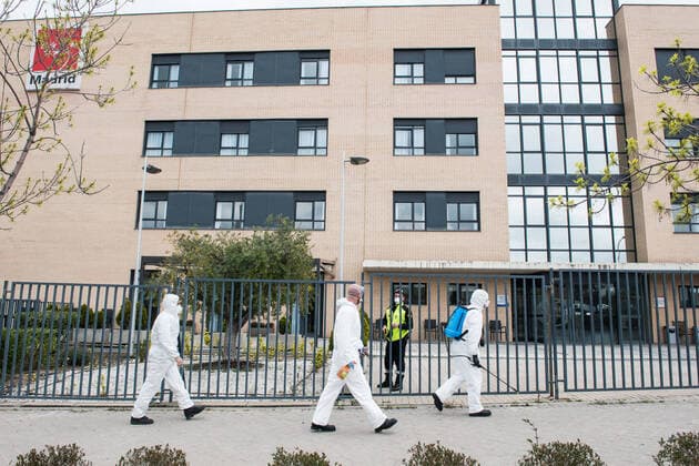 March 27, 2020, Madrid, MADRID, SPAIN: The members of the UME are preparing for a misdemeanor action at the Orpea Nursing Home at Sanchinarro (Madrid) during thetennth day after the Government declared the state of alarm in Spain and recommended people to stay at home to fight coronavirus COVID-19 on March 27, 2020 in Madrid, Spain Madrid SPAIN - ZUMAa181 20200327_zaa_a181_059 Copyright: xJoaquinxCorcherox
