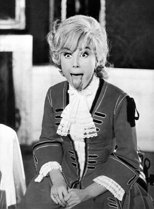 LISELOTTE VON DER PFALZ, Heidelinde Weis on set, 1966 Courtesy Everett Collection !ACHTUNG AUFNAHMEDATUM GESCHÃ„TZT! PUBLICATIONXNOTxINxCANxCHNxFRAxITAxJPNxNORxPOLxRUSxESPxUKxUSA Copyright: xCourtesyxEverettxCollectionx MBDLIVO EC002