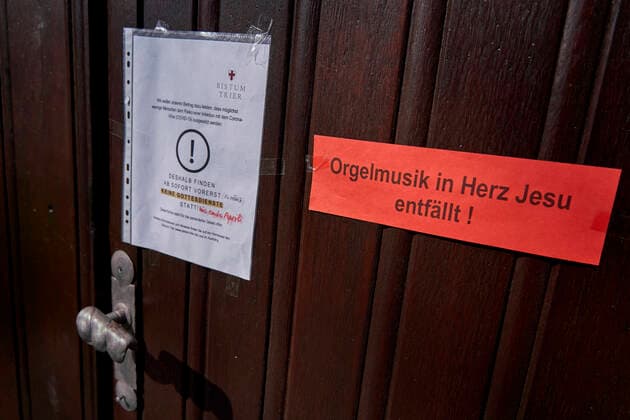 Coronavirus Koblenz 27 03 2020, Rhineland-Palatinate, Koblenz Until the end of April there will be no organ music and church services in the Sacred Heart Church, the reason is the coronavirus COVID 19