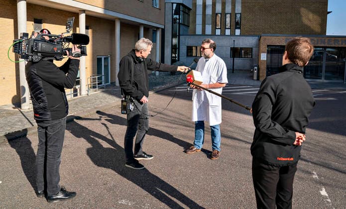 Leading consultant Henrik Nielsen has here received the drug Remdesivir against Covid 19 in a cool box at Aalborg University Hospital. patients in Denmark including one at Aalborg University Hospital, Aalborg Jutland Denmark,  Copyright: HenningxBagger HenningxBaggerx COP113 spdk20200327-160610-L