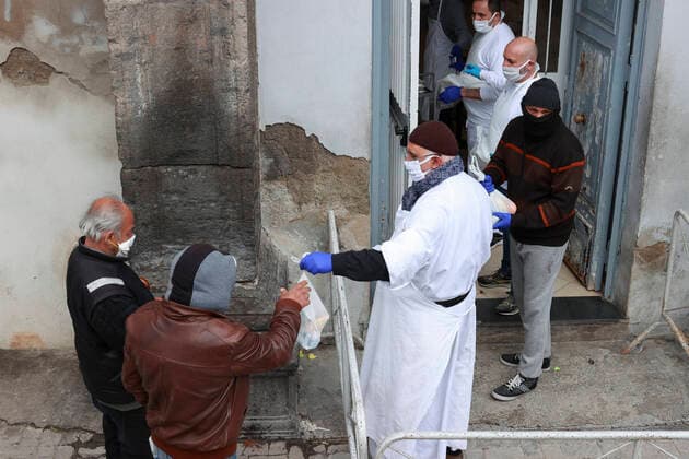 Naples 27-03-2020 Coronavirus emergency (COVID-19) in the photo the distribution of meals to the think of the poor (Newfotosud Alessandro Garofalo) (napolipress Fotogramma, Naples - 2020-03-27) p.s. la foto e utilizzabile nel rispetto del contesto in cui e stata scattata, e senza intento diffamatorio del decoro delle persone rappresentate  Copyright: xnapolipressx xFOTOGRAMMAx