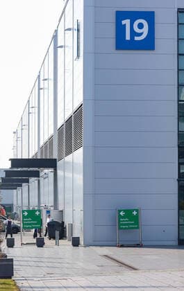 Hannover, Coronavirus, Hannover Messe Hall 19 becomes a makeshift hospital,