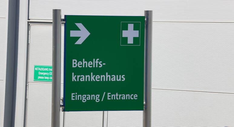Hannover, Coronavirus, Hannover Messe Hall 19 becomes a makeshift hospital,