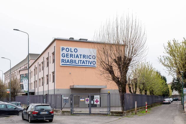 Milan, Coronavirus Covid emergency 19, residences for the elderly in via San Faustino 27 and 21 where there would be 14 confirmed deaths for Covid and several dozen infected in isolation in individual rooms (Massimo Alberico Fotogramma, Milan - 2020-03-27) p.s. la foto e utilizzabile nel rispetto del contesto in cui e stata scattata, e senza intento diffamatorio del decoro delle persone rappresentate  Copyright: xMassimoxAlbericox xFOTOGRAMMAx