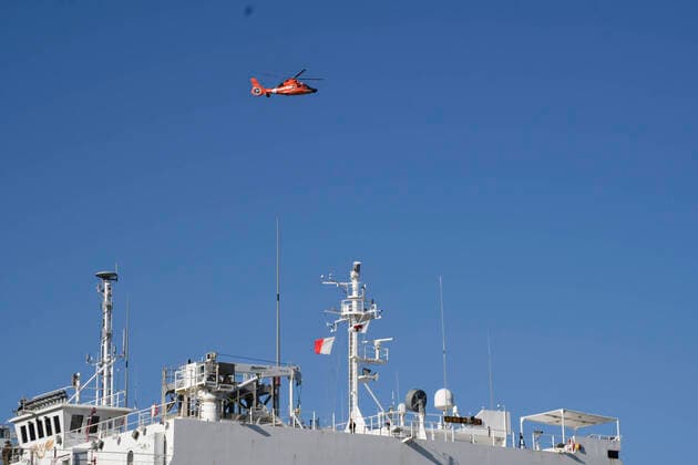 The USNS Mercy arrives in the port of Los Angeles Friday FRIDAY March 27,2020. Los Angels CA USA. The navel hospital ship will be helping to relieve area hospitals by taking all none COVID-19 patients for medical treatment during the COVID-19 the pandemic Los Angeles USA - ZUMAbl1_ 20200327_zaf_bl1_009 Copyright: xGenexBlevinsx