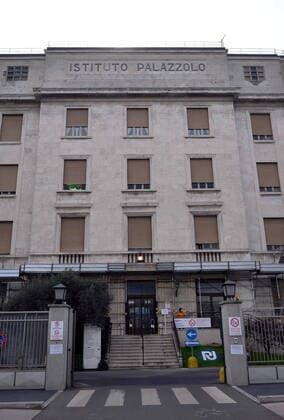 Milan, Palazzoli Don Gnocchi Institute, suspect of numerous cases of patients and nurses infected with coronavirus (Maurizio Maule Fotogramma, Milan - 2020-03-27) p.s. la foto e utilizzabile nel rispetto del contesto in cui e stata scattata, e senza intento diffamatorio del decoro delle persone rappresentate  Copyright: xMaurizioxMaulex xFOTOGRAMMAx