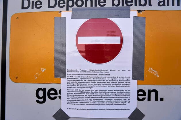Coronavirus Meudt 27 03 2020, Rhineland-Palatinate, Meudt Outside customers, visitors, citizens currently have no access to the waste disposal site in Meudt Westerwaldkreis due to the infection prevention as a result of the corona epidemic to protect employees in a system-relevant group of employees