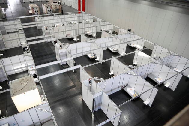 Coronavirus Sars CoV 2 COVID 19 Crisis Large hospital at Messe Wien Vienna Vienna, 27 03 2020 Care facility with 880 beds on about 15 000 square meters in Hall A Corona Corona Virus CoV 2 Covid 19 Sars Virus Virus Virus infection Austria Vienna Pandemic Crisis Hospital beds, bunks Vienna Austria AVN101002385011