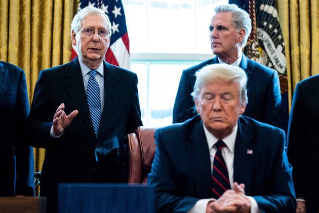 March 27, 2020, Washington, District of Columbia, USA: United States Senate Majority Leader Mitch McConnell (Republican of Kentucky), top left, makes remarks as US President Donald J. Trump participates in a signing ceremony for a two trillion dollar coronavirus relief bill in the Oval Office at the White House in Washington, DC on March 27, 2020. At right is US House Minority Leader Kevin McCarthy (Republican of California) Washington USA - ZUMAs152 20200327_zaa_s152_011 Copyright: xErinxSchaffx
