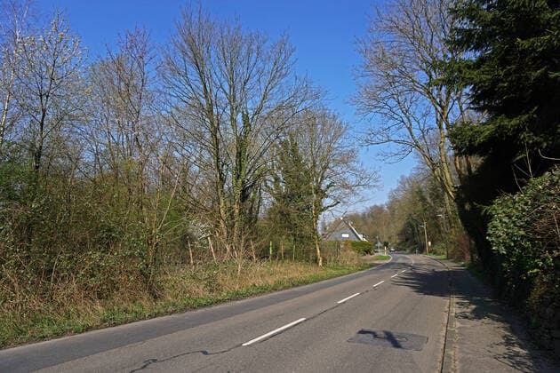 Fear of the corona virus Despite pleasant temperatures and wonderful sunshine, there are no cars on the streets because of the corona crisis Essen North Rhine-Westphalia Germany Ruhr Area