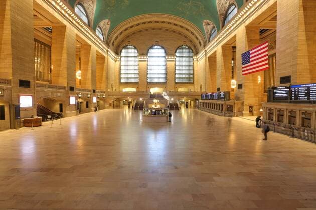 March 27, 2020, New York, NEW YORK, UNITED OF STATES: Grand Central Terminal is seen empty during the COVID-19 coronavirus pandemic in New York in the United States. New York UNITED OF STATES - ZUMAv122 20200327_zap_v122_009 Copyright: xWilliamxVolcovx