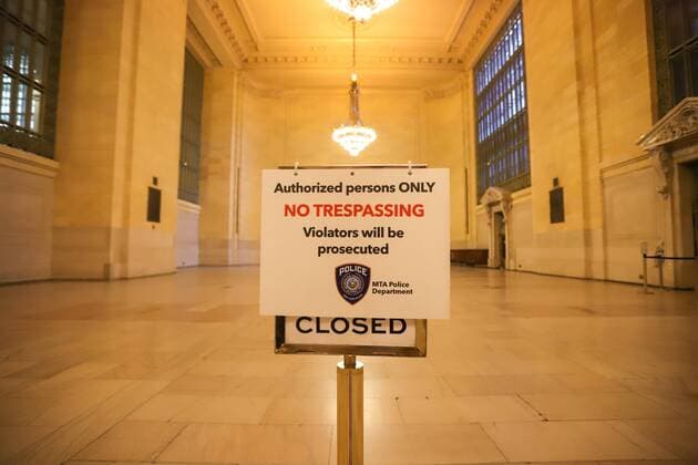 March 27, 2020, New York, NEW YORK, UNITED OF STATES: Grand Central Terminal is seen empty during the COVID-19 coronavirus pandemic in New York in the United States. New York UNITED OF STATES - ZUMAv122 20200327_zap_v122_015 Copyright: xWilliamxVolcovx