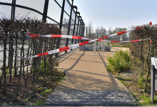28 03 2020, xblx, Frankfurt on day 6 of the contact ban, closed playground at the ECB on the banks of the Main River Frankfurt am Main