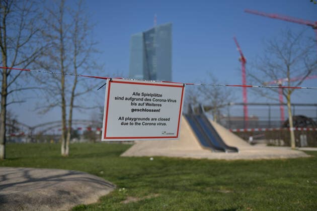 28 03 2020, xblx, Frankfurt on day 6 of the contact ban, closed playground at the ECB on the banks of the Main River Frankfurt am Main