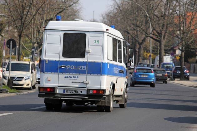 28 03 2020, Berlin, GER Team car of the Berlin police on