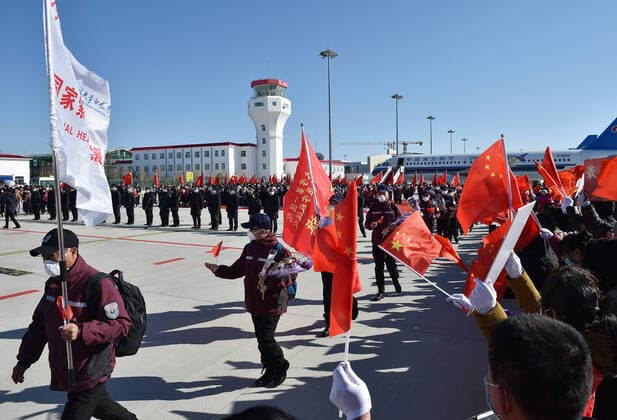 (200328) -- CHANGBAISHAN, March 28, 2020 -- Medical workers supporting virus-hit Hubei Province arrive at Changbaishan Airport in northeast China s Jilin Province, March 28, 2020. The third batch of medical assistance teams from Jilin, which consists of 404 members, returned from Hubei as the epidemic outbreak in the hard-hit province has been subdued. ) CHINA-JILIN-MEDICAL TEAM-RETURN FROM HUBEI (CN) LinxHong 