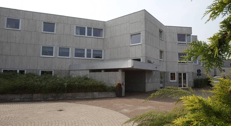 Archive photos, taken 2014 Exterior photo of the Hanns Lilje retirement home of the Diakonie in Wolfsburg, it is the hotspot of the corona epidemic in Wolfsburg 12 dead main entrance Wolfsburg