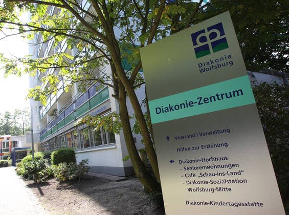 Archive photo, taken 2014 senior citizens home Hanns Lilje of the Diakonie in Wolfsburg, it is the hotspot of the corona epidemic in Wolfsburg 12 Dead Diakonie Wolfsburg Logo, sign, board, administration, etc Wolfsburg