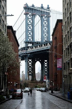 March 28, 2020, New York Brooklyn, USA: A empty street in Brooklyn Dumbo. NYC The COVID-19 death toll in the city was 450 Total 26,697. . 03 28 20. New York Brooklyn Dumbo. . New York Brooklyn. USA - ZUMAs252 20200328_znp_s252_007 Copyright: xMarcusxSantosx