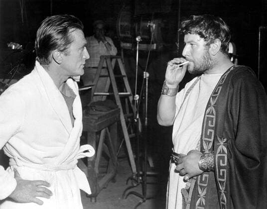 SPARTACUS, from left: Kirk Douglas, Peter Ustinov, on set, 1960 Courtesy Everett Collection !ACHTUNG AUFNAHMEDATUM GESCHÃ„TZT! PUBLICATIONXNOTxINxCANxCHNxFRAxITAxJPNxNORxPOLxRUSxESPxUKxUSA Copyright: xCourtesyxEverettxCollectionx MBDSPAR EC051