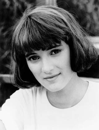 SQUARE DANCE, Winona Ryder, 1987, Island Pictures courtesy Everett Collection Island Pictures Courtesy Everett Collection !ACHTUNG AUFNAHMEDATUM GESCHÃ„TZT! PUBLICATIONXNOTxINxCANxCHNxFRAxITAxJPNxNORxPOLxRUSxESPxUKxUSA Copyright: xIslandxPictures CourtesyxEverettxCollectionx MBDSQDA EC012