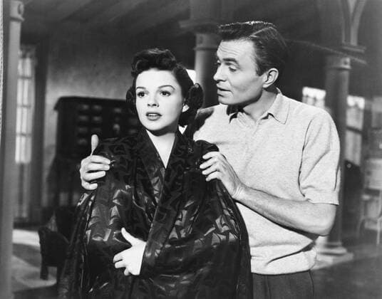 A STAR IS BORN, from left: Judy Garland, James Mason, 1954 Courtesy Everett Collection !ACHTUNG AUFNAHMEDATUM GESCHÃ„TZT! PUBLICATIONXNOTxINxCANxCHNxFRAxITAxJPNxNORxPOLxRUSxESPxUKxUSA Copyright: xCourtesyxEverettxCollectionx MBDSTIS EC137