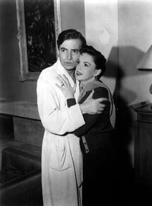 A STAR IS BORN, James Mason, Judy Garland, 1954 Courtesy Everett Collection !ACHTUNG AUFNAHMEDATUM GESCHÃ„TZT! PUBLICATIONXNOTxINxCANxCHNxFRAxITAxJPNxNORxPOLxRUSxESPxUKxUSA Copyright: xCourtesyxEverettxCollectionx MBDSTIS EC039