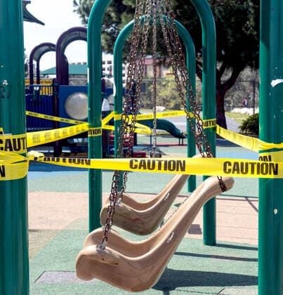 March 28, 2020 - Los Angeles, California, U.S. - Following the Safer at Home directive from the County of Los Angeles, all Department of Recreation and Parks playgrounds and outdoor fitness equipment has been ordered closed to help reduce the spread of the novel coronavirus causing the COVID-19 pandemic. Los Angeles U.S. - ZUMAce6_ 20200328_zaf_ce6_011 Copyright: xBrianxCahnx
