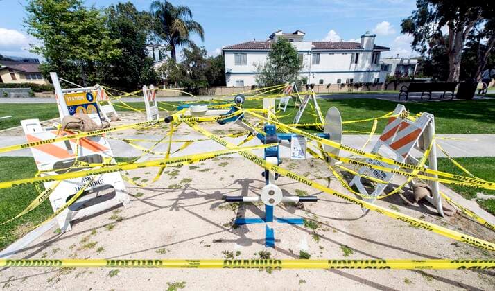 March 28, 2020 - Los Angeles, California, U.S. - Following the Safer at Home directive from the County of Los Angeles, all Department of Recreation and Parks playgrounds and outdoor fitness equipment has been ordered closed to help reduce the spread of the novel coronavirus causing the COVID-19 pandemic. Los Angeles U.S. - ZUMAce6_ 20200328_zaf_ce6_017 Copyright: xBrianxCahnx