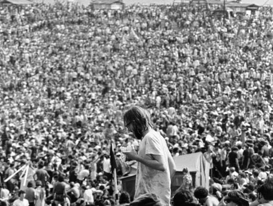 WOODSTOCK, spectators, 1970 Courtesy Everett Collection !ACHTUNG AUFNAHMEDATUM GESCHÃ„TZT! PUBLICATIONXNOTxINxCANxCHNxFRAxITAxJPNxNORxPOLxRUSxESPxUKxUSA Copyright: xCourtesyxEverettxCollectionx MBDWOOD EC012
