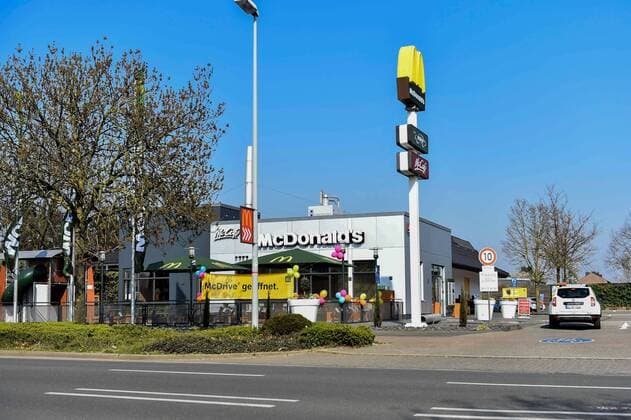 MC Donalds, Corona Impact in NRW, Krefeld, 28 03 2020, Krefeld North Rhine-Westphalia Germany