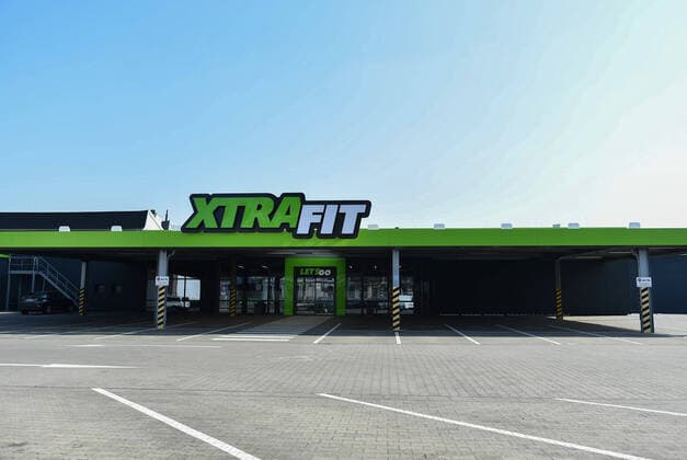 XTRA Fit with Empty Parking Lot, Corona Impact in NRW, Krefeld, 28 03 2020, Krefeld North Rhine-Westphalia Germany