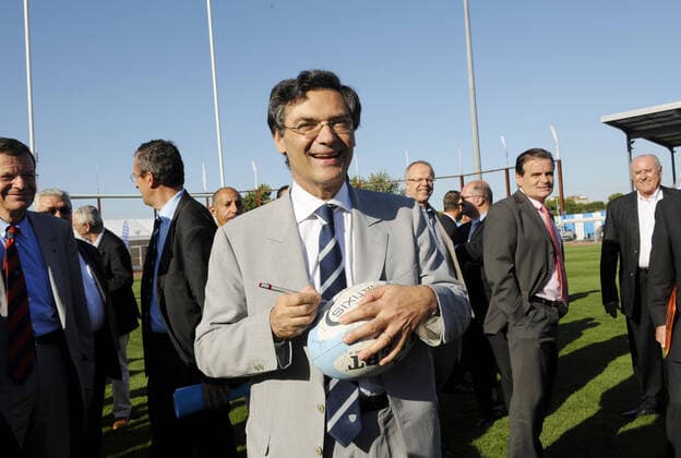Patrick Devedjian ( President du Conseil des Hauts de Seine ) - Presentation Club Racing Metro 92 - Top 14 Top14 - 26.08.2009 - Rugby - largeur attitude joie ballon ovale dedicace dedicacer NEWS : Deces - retro Patick Devedjian - Coronavirus - 29 03 2020 JBAutissier PanoramiC 