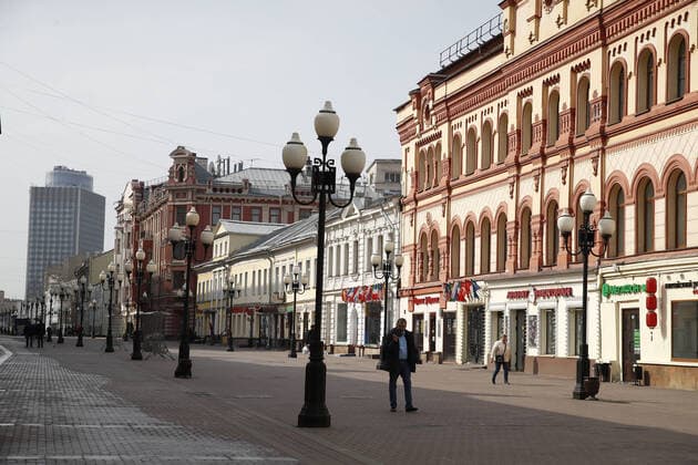 MOSCOW, RUSSIA - MARCH 29, 2020: A nearly deserted pedestrian street, Stary Arbat, in central Moscow during the pandemic of the novel coronavirus (COVID-19). As of 29 March 2020, Russia has reported more than 1200 confirmed cases of the novel coronavirus (COVID-19), with more than 1000 confirmed cases in Moscow. Artyom Geodakyan TASS  TS0D3C40