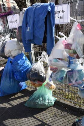 Munich 28 03 20 Kapuzinerstrasse at the gift fence of fellow citizens Spontaneous donations for needy fellow citizens