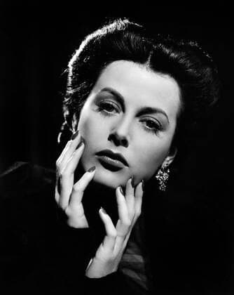 IMAGO ICONS: Hedy Lamarr CROSSROADS, Hedy Lamarr, portrait by Virgil Apger, 1942 Courtesy Everett Collection !ACHTUNG AUFNAHMEDATUM GESCHÃ„TZT! PUBLICATIONXNOTxINxCANxCHNxFRAxITAxJPNxNORxPOLxRUSxESPxUKxUSA Copyright: xCourtesyxEverettxCollectionx MCDCROS EC054