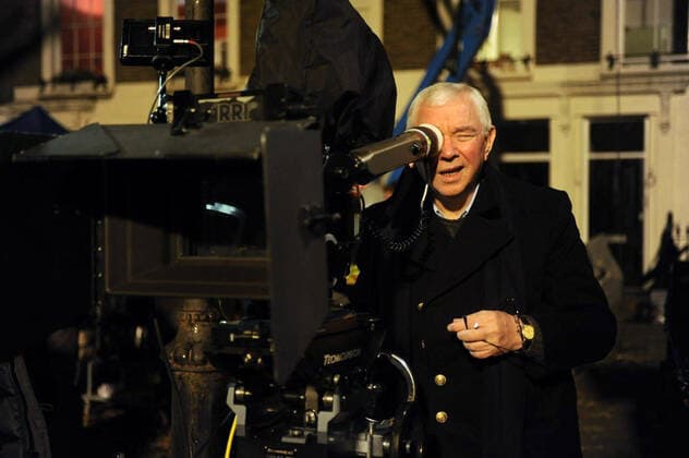 THE DEEP BLUE SEA, Director Terence Davies on set, 2011. Music Box Films courtesy Everett Collection Music Box Films courtesy Everett Collection !ACHTUNG AUFNAHMEDATUM GESCHÃ„TZT! PUBLICATIONXNOTxINxCANxCHNxFRAxITAxJPNxNORxPOLxRUSxESPxUKxUSA Copyright: xCourtesyxEverettxCollectionx MCDDEBL EC033
