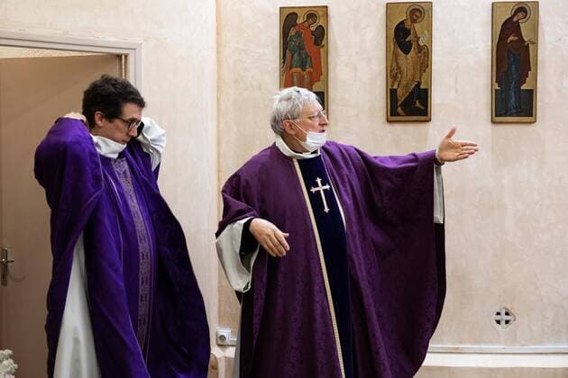 Paris, France, March 29, 2020 - Mass celebrated by videoconference during the Covid-19 epidemic inside the chapel of Sainte Odile church - In the presence of father Stephane Biaggi  Copyright: xAlexisxSciardx