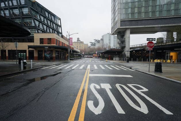 March 29, 2020, New York, NY, USA: New Yorkers reacts to the Coronavirus on March 29, 2020 in New York. New York USA - ZUMAb148 20200329_zap_b148_004 Copyright: xBryanxSmithx